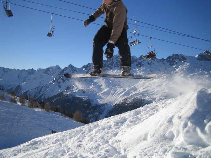 Hehe... En halv jag på väg att grabba. Foto: Martin (Furre). Åkare: Jag.
