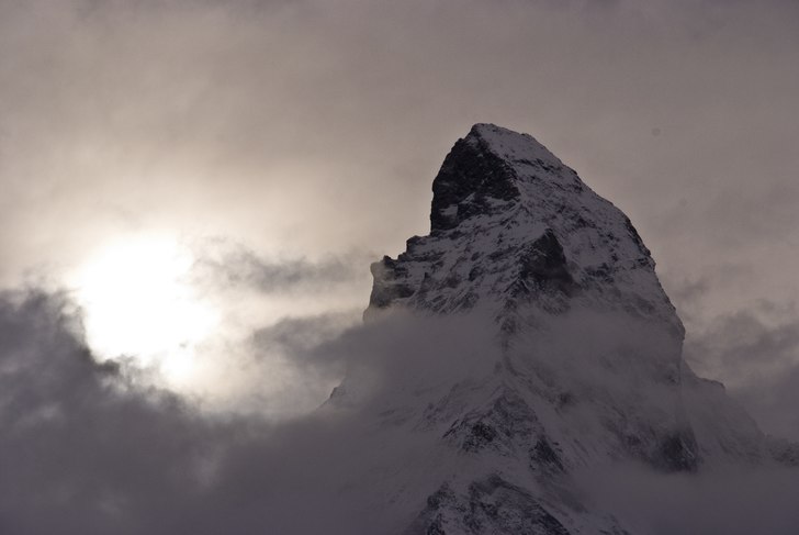 Matterhorn vakar över byn. Foto: Robin Ljunqwist.