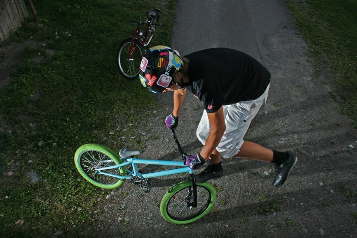 göra footjam tailwhip.. Foto: Jonathan. Åkare: jag.