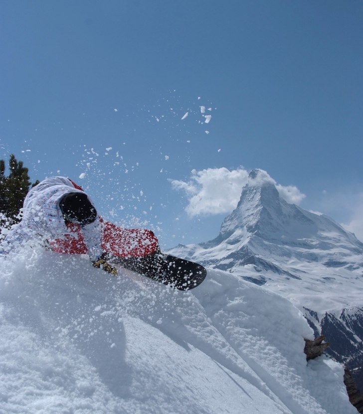 Skönt vårsprut en gassande dag. Foto: Robin Ljungqwist. Åkare: Adam Jonsson.