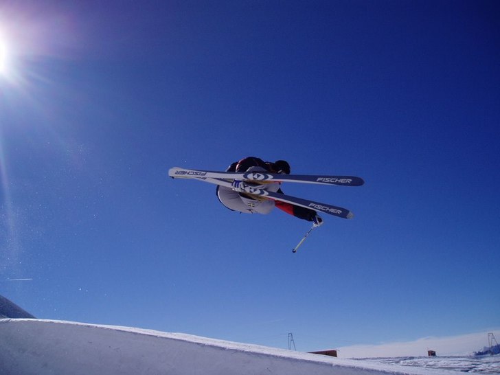 jesper i pipen i zermatt. Foto: Pelle Hjertman. Åkare: jesper björnlund.