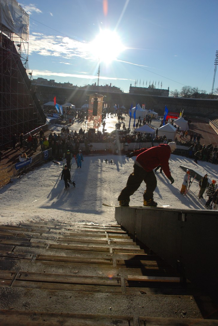Fs board på comboboxen, tror jag gör pretzel i s. Foto: Dennis Ylikangas. Åkare: Erik Lindhe.