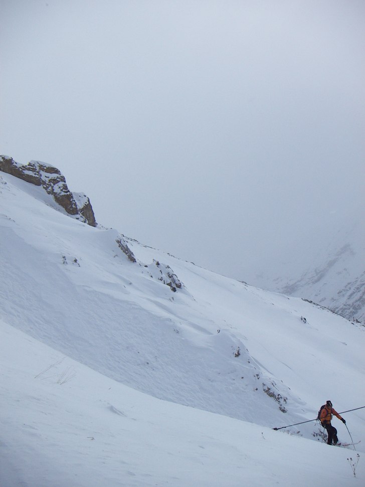 Guider är till för att utlösa laviner......... Foto: Tomas Olsson. Åkare: Mike Wright.