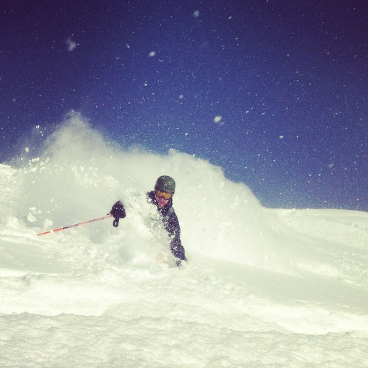 Snö&sol. Foto: Shanti Forsberg. Åkare: Fredrik Björklund.