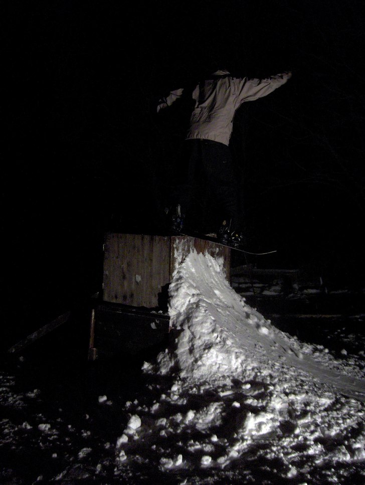 10 cm puder på gräsmattan och alldeles för myck. Foto: Nils Nilsson. Åkare: Martin Livian.