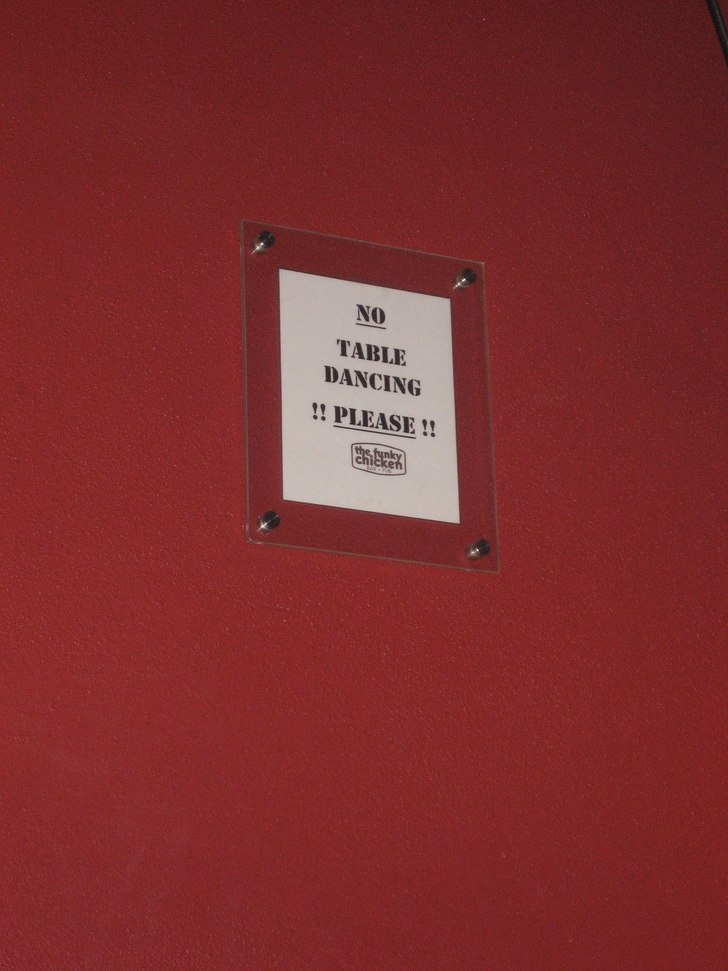 orka bry sig om denna skylten inne på Funky!.