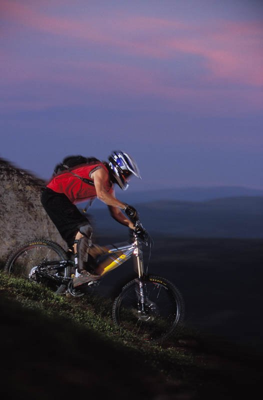 Svartberget i Åre. Halv tio på kvällen en fin . Foto: Mattias Fredriksson. Åkare: Janne Tjärnström.