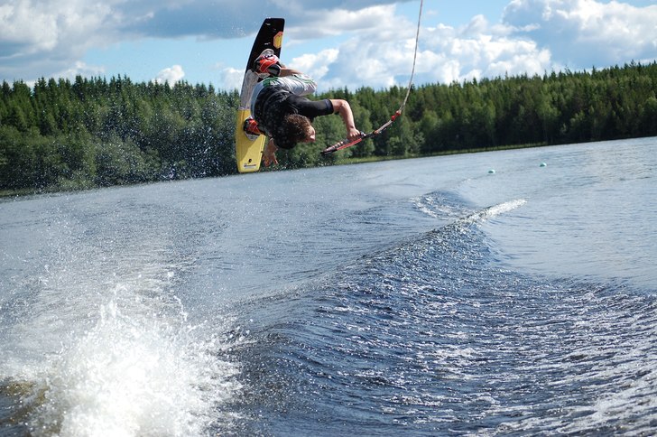 back roll. Foto: peter söderström. Åkare: sebastian pantzare.