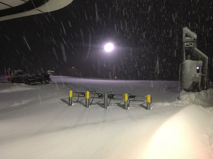 Laurdag 14.januar
God morgen! Ca 50cm nysnø siste.