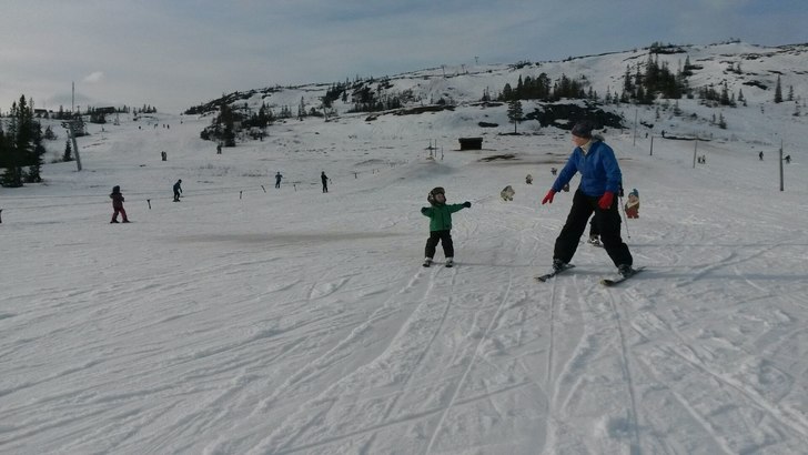 Snø i øverste del sludd i nedre
Det har de siste.