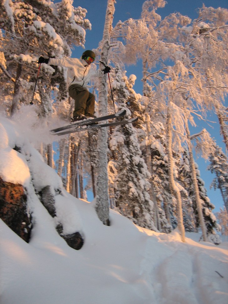 en vacker försäsongsdag. Första luftfärden den. Foto: Robert Lindberg. Åkare: William Flodström.