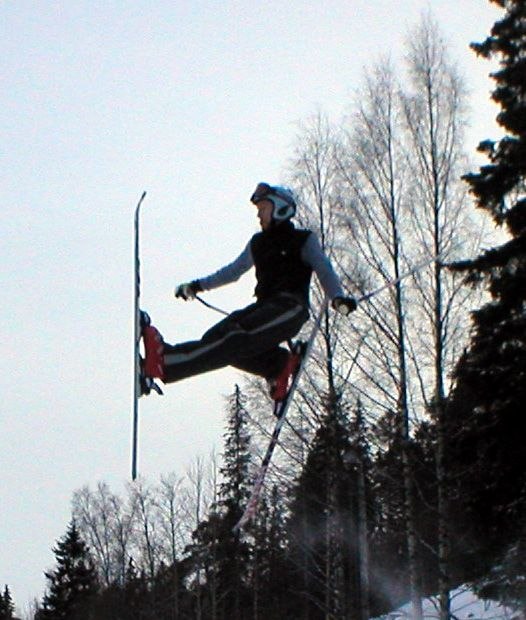 Tord i siluett, Husum Funpark Feb-03.. Foto: Jennie Edfors. Åkare: Tord Strandberg.