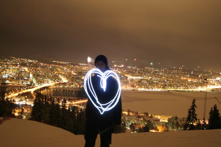 Tog lite bilder kring tolvslaget... Så jag lekte . Foto: Andreas Fridh. Åkare: Benno Persson.