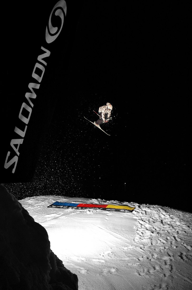 En liten kvällssesson i väsjöbacken, mycket spr. Foto: Fredrik Andersson. Åkare: Simon Ericson.