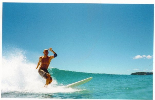 Klassisk longboardsession med Burleigh Heads i hor. Foto: Jonas Claesson. Åkare: Adam Forslund.