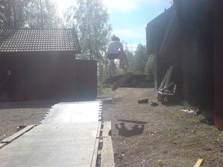 kickflip:D. Foto: Adam Granlund. Åkare: William Dorg.