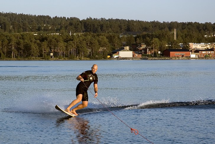 Sista "surfdagen" för säsongen. Grymt . Foto: Sven Grauman. Åkare: Robert Ivonen.