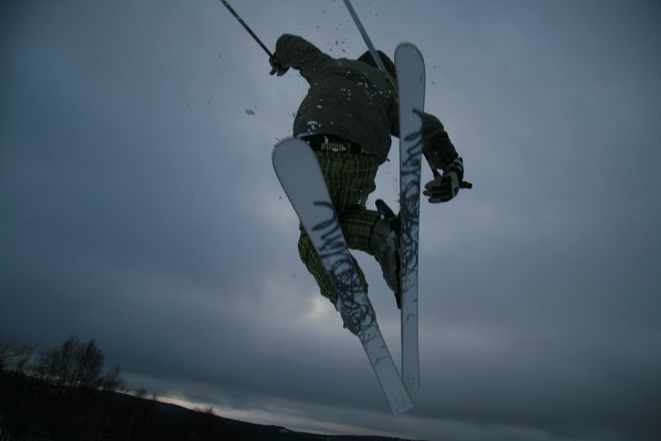 skiing in the valley. Foto: erik hellström. Åkare: hemming nilsson.