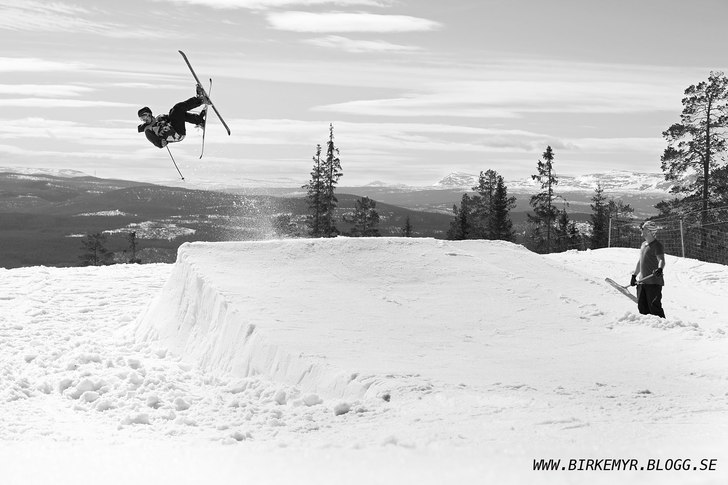 www.birkemyr.blogg.se. Foto: Jonathan Birkemyr. Åkare: Markus Danzer.