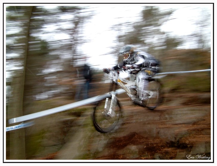 Robin Wallner var toksnabb under Dh-grandprix, han. Foto: Eric Westling. Åkare: Robin Wallner.