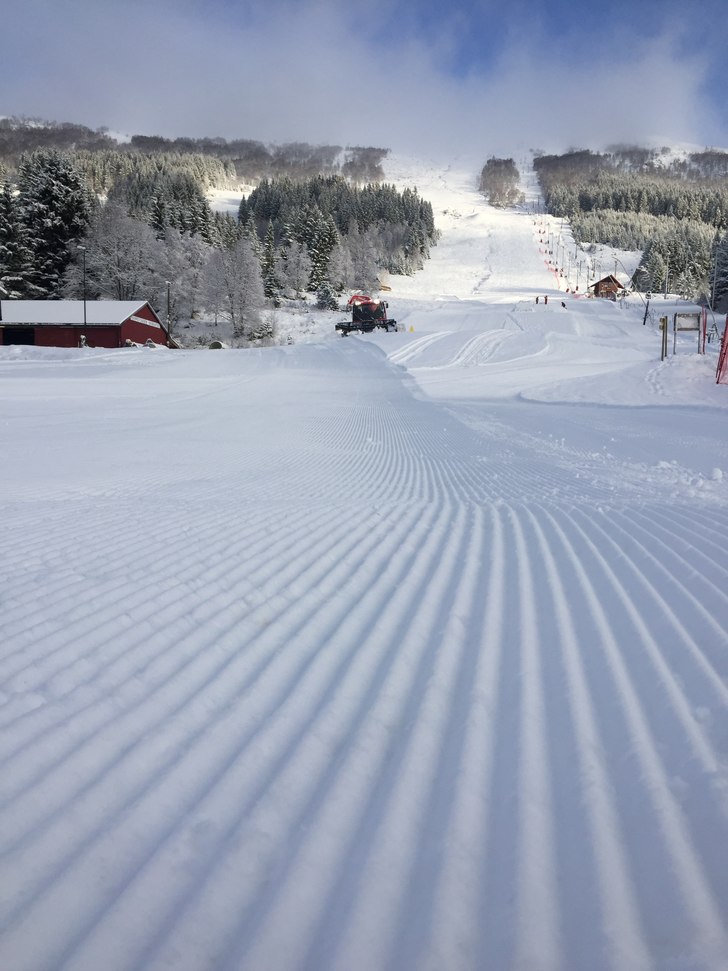Nysnø, minusgrader og fine forhold laurdag morgon.