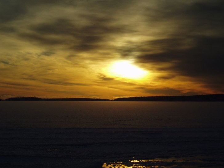 Himmlen glöder ! . Foto: Arvid Nyström.
