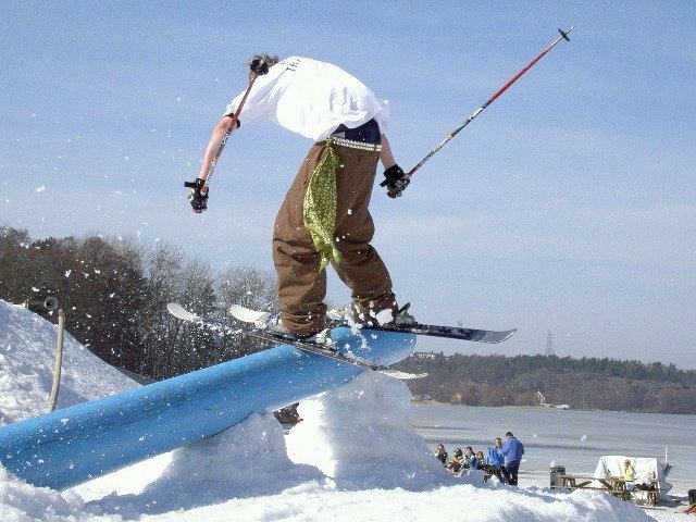ett rör som vi byggde lite uppåt. Foto: Linus. Åkare: Andreas Nyberg.