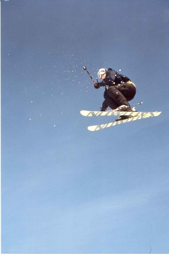 Ännu en av otaliga snurrar denna goda dag.... Foto: Magnus Malmgren. Åkare: Kim Willman.