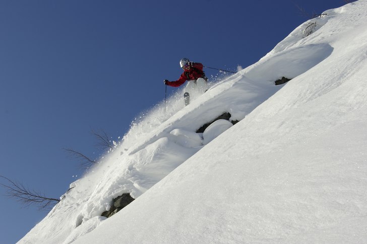 fotosession en powpowdag med boysen. Foto: Bengt Luthman. Åkare: Carl-Johan Triumf.