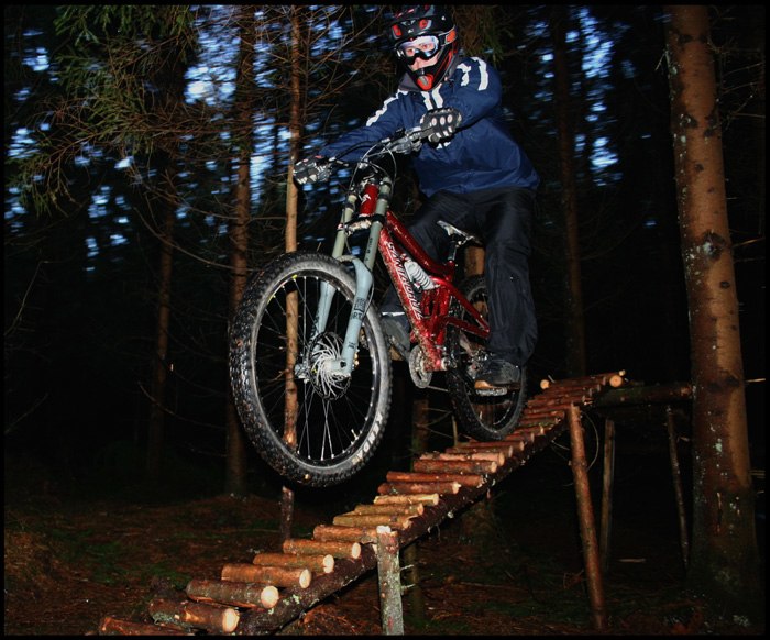 Skön manual på smal skinny på lokala Northshore. Foto: Philip Rylander. Åkare: Eric Westling (me).