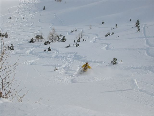 Ännu en fin sluttning.... Foto: Någon i gruppen. Åkare: KP Carlsson.