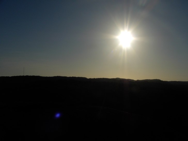 fin bild från vårt berg vid stugan.... Foto: Ivar Svartholm. Åkare: Solen.