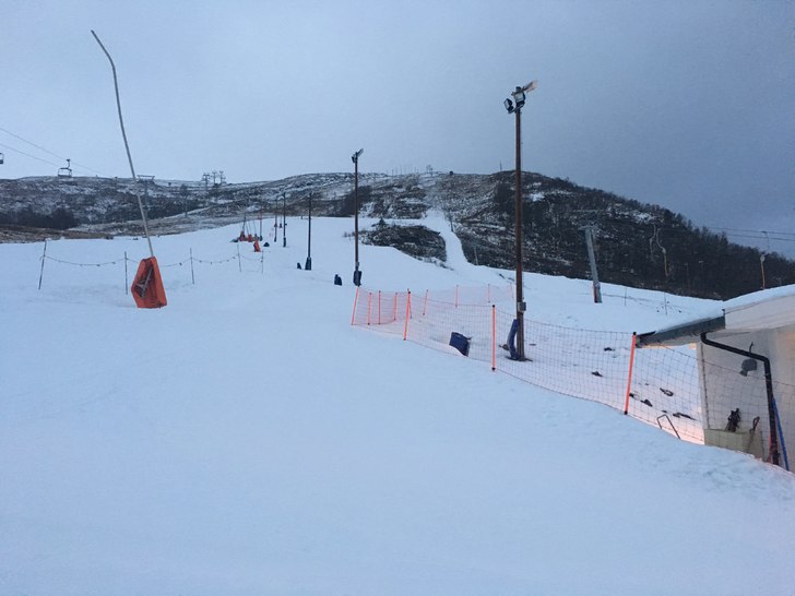 Laurdag 26.11
2grader, snøbyger og 5ms vind.
Vi .