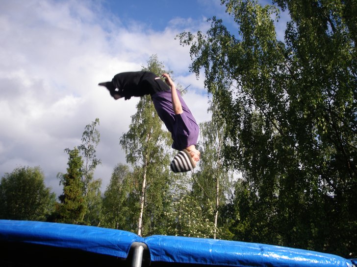 backflip ^^. Foto: Philip Lönnberg. Åkare: Isak Tidén.