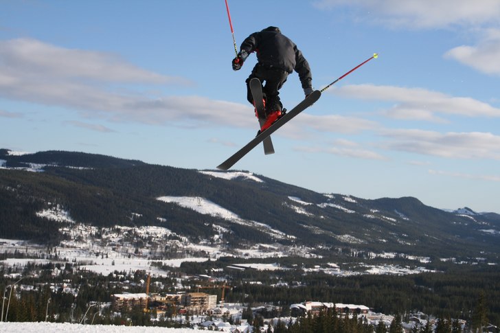 Hopp i Trysil.. Foto: Simon Magnusson. Åkare: Oliver Göthberg.