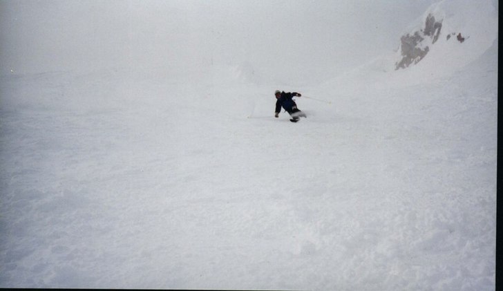 Så här brant och härligt kan det vara på Nuolj. Foto: Patrik Horsell.
