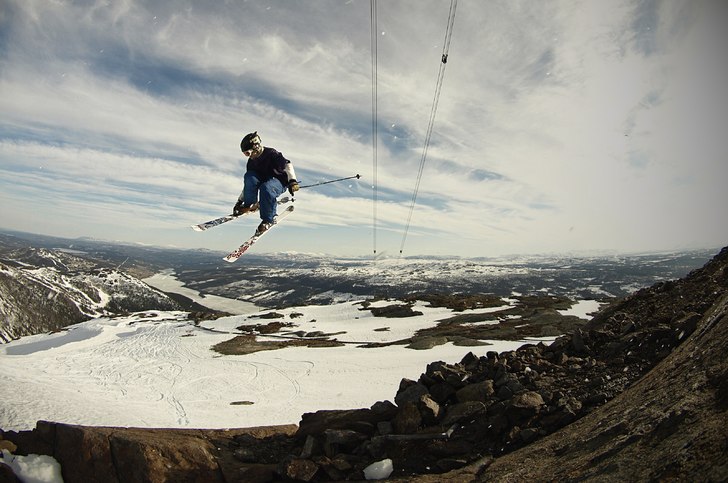 Byggde en liten kick under kabinbanan, riktigt rol. Foto: Alexander Runhellen. Åkare: Anton Villberg.