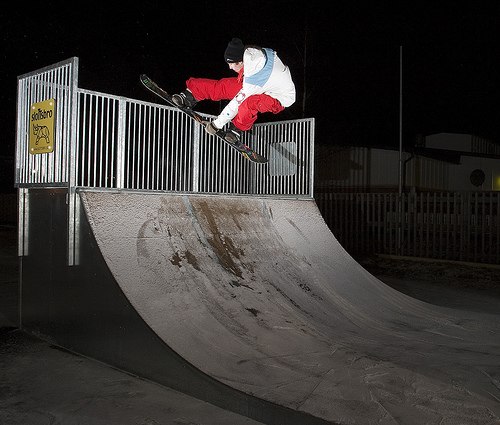 Lek i skateparken !
- Kul kväll!. Foto: Lucas Nilsson. Åkare: Viktor pettersson.