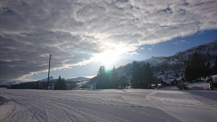 Sol og blå himmel 
No kommer Sola og blå himmel .
