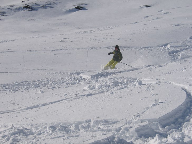 Puderåkning är livet. Foto: Niclas Nylén. Åkare: Jag, Jocke.