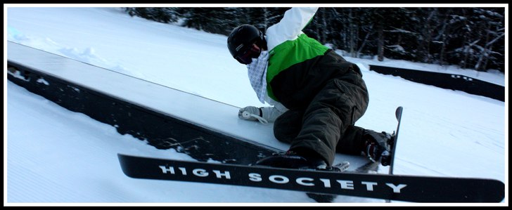 Säg vad ni tycker om mina bilder, det uppskattas.. Foto: Oliver Holm. Åkare: Philip Harnek.