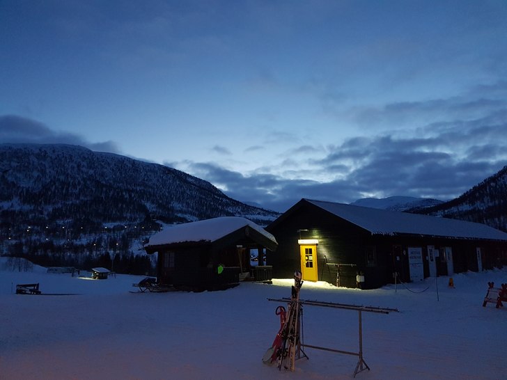 Fredag 3 mars
Fredag kl 06.30 er det -5 grader, de.