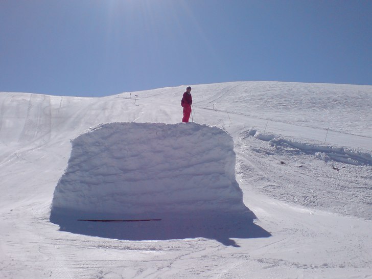 Relativt stort Big Jump... iaf i min mening=). Foto: Linn Köpsell. Åkare: Johan Wadsten.