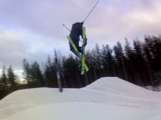 360 toxic . Foto: Robert Åkerlund Nava. Åkare: Gustaf Wikström.