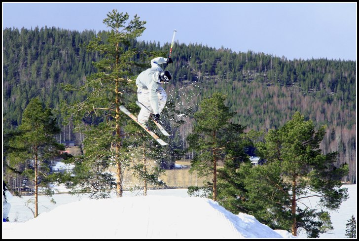 En 720. Ingen bra bild, inget bra hopp, men en tre. Foto: Magnus Lundberg. Åkare: Joar Lundberg.