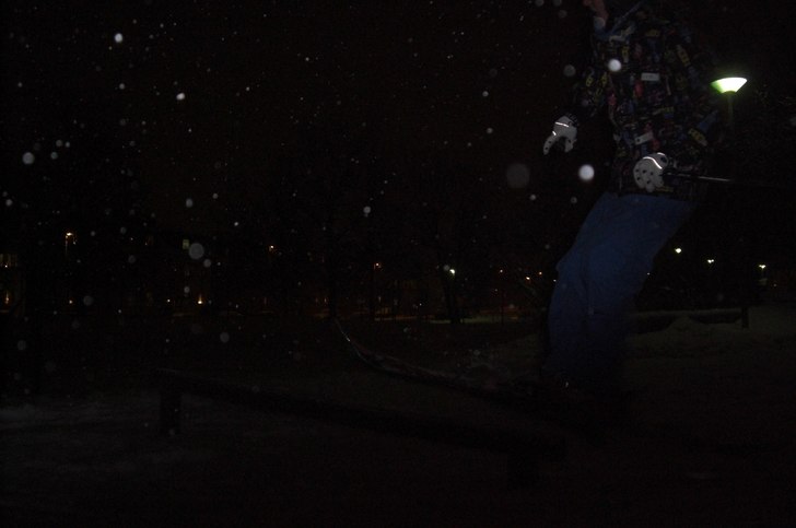 Vi var ute och lekte lite på en skolgård:). Foto: Viktor Wiklund. Åkare: Jag.