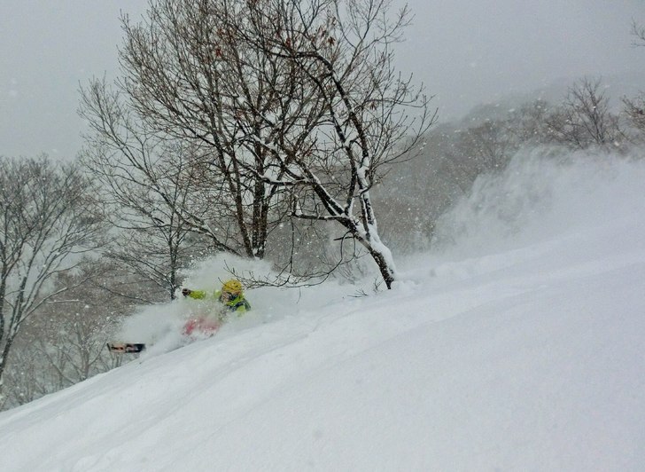 Just keep coming down........... Foto: Robert Hortlund. Åkare: Henrik Liljeqvist.