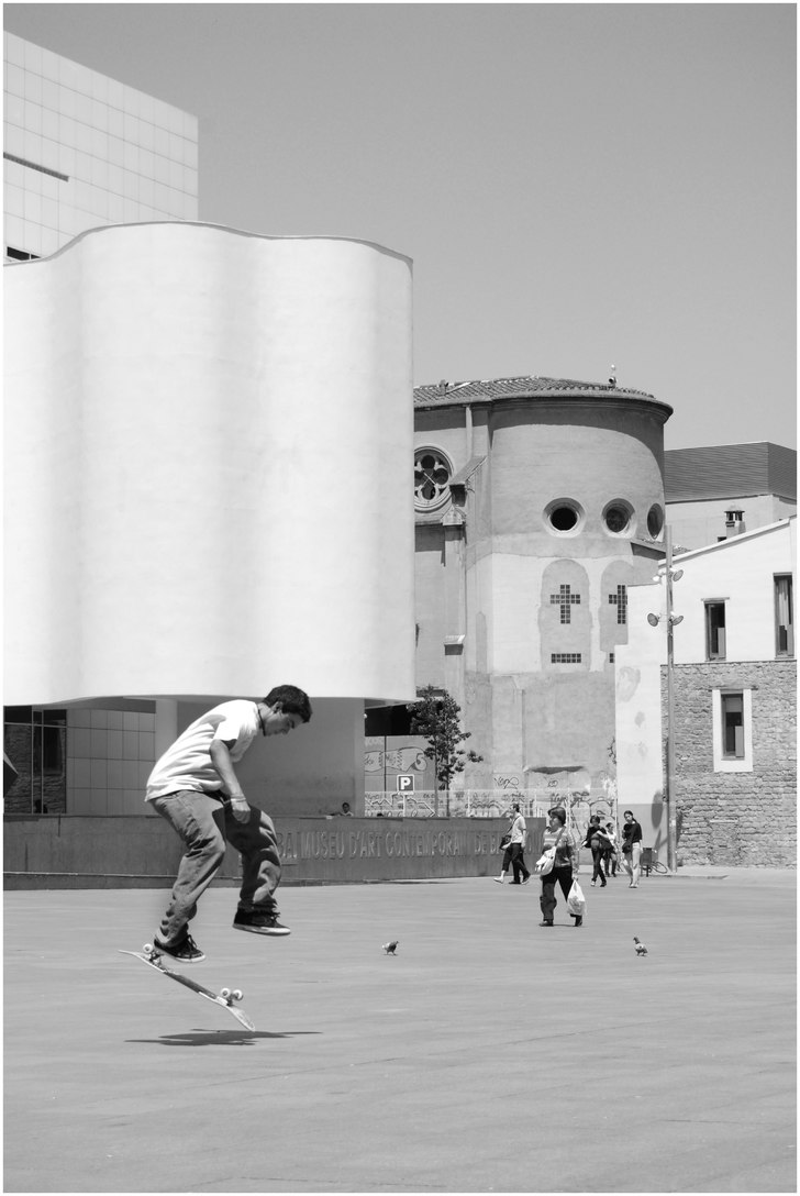 Skater at MACBA. Foto: Dennis Ylikangas.