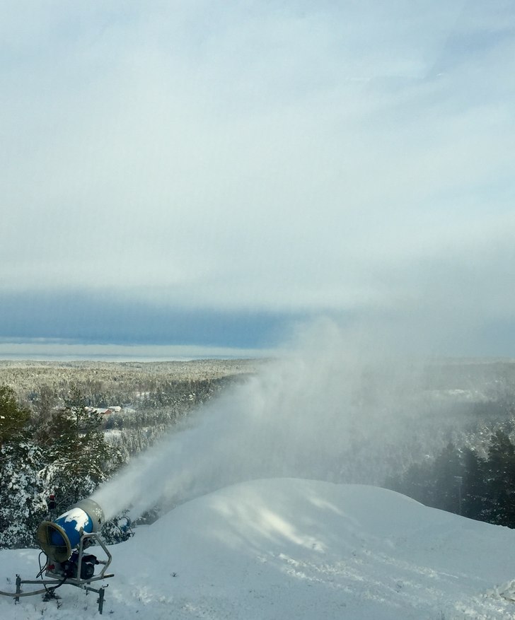 Siste bakken snølegges nå
.