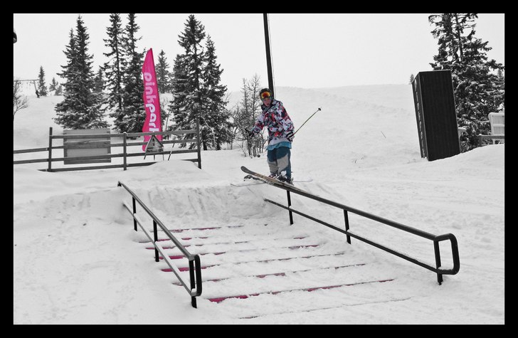 Foto; kevin Sunden
Redigering; Oskar Lagerqvist. Foto: Kevin Sunden. Åkare: Robin Henriksen.